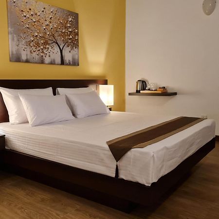 City Oasis 66 Negombo Bagian luar foto