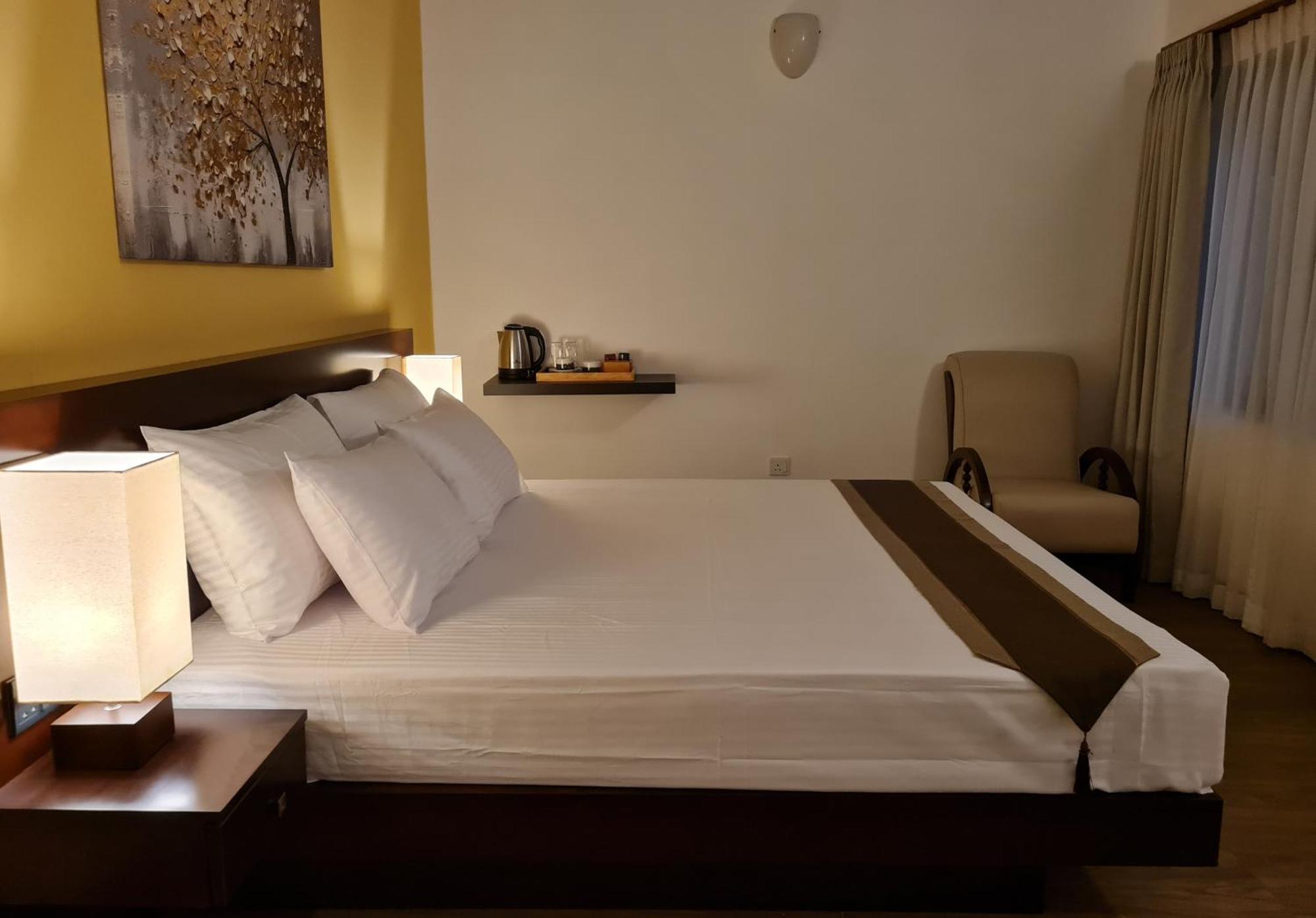 City Oasis 66 Negombo Bagian luar foto