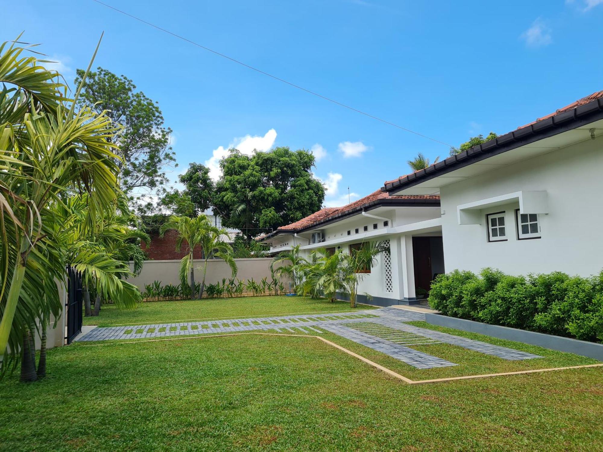 City Oasis 66 Negombo Bagian luar foto