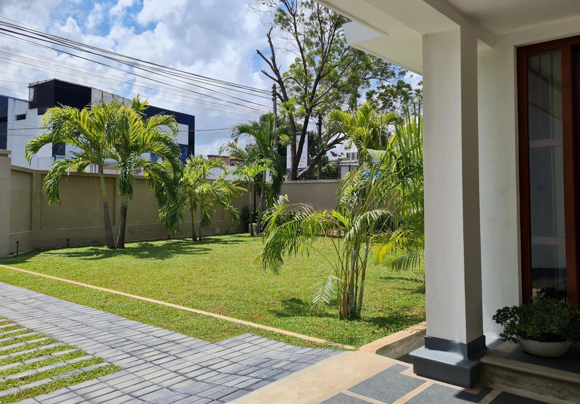 City Oasis 66 Negombo Bagian luar foto